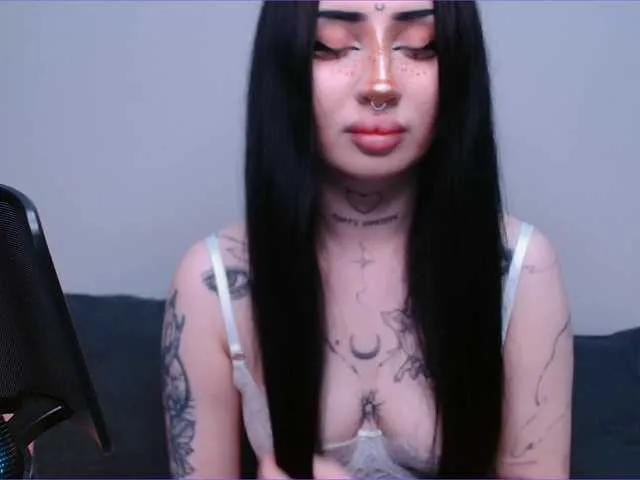 Offline Alisa-tattoogirl on BongaCams