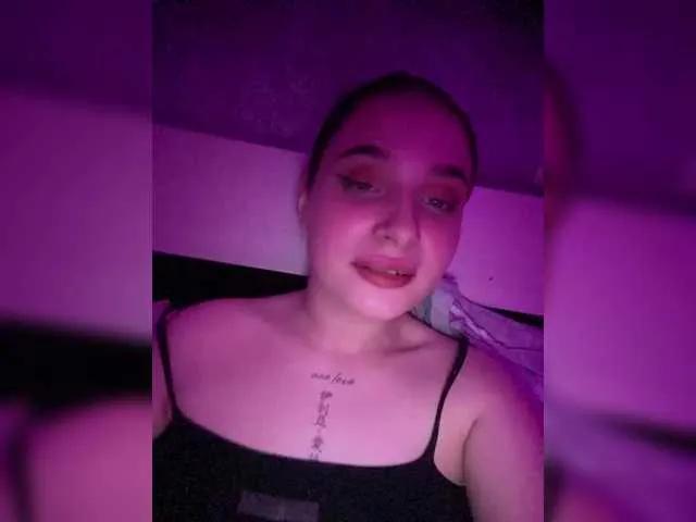 Offline Aliska22 on BongaCams