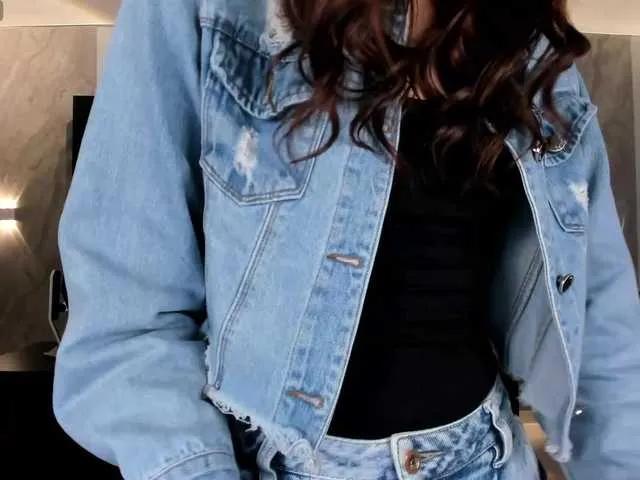 AnaisNin1 on BongaCams 