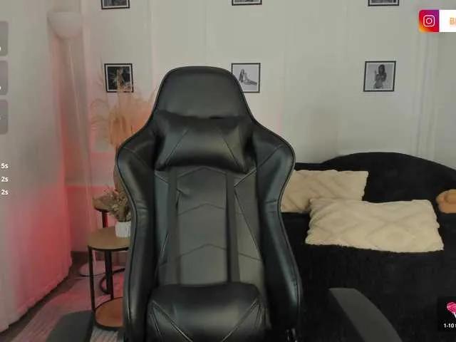 Offline BellaRossi on BongaCams