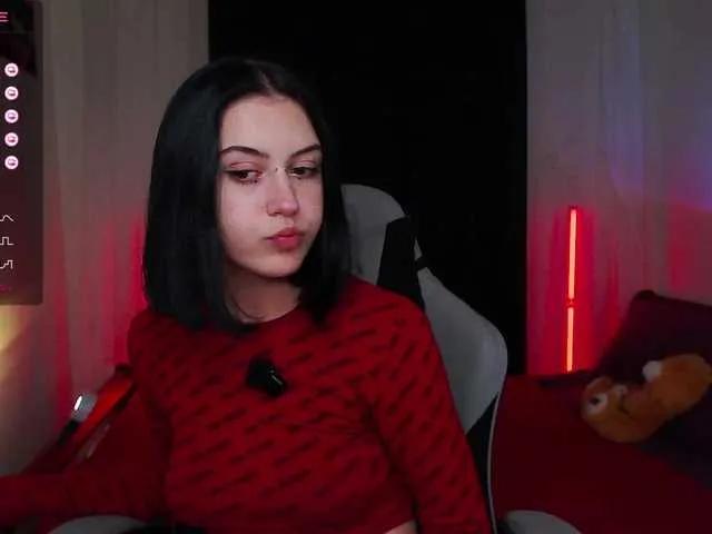 BlackAngell — I love compliments and communication I turn myself on with my sexy body and cute face but you can make me wet by throwing tokens