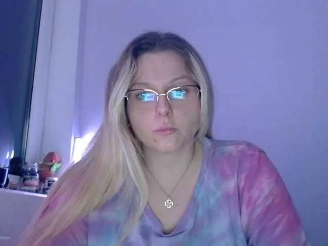 Offline BritneyBlond on BongaCams