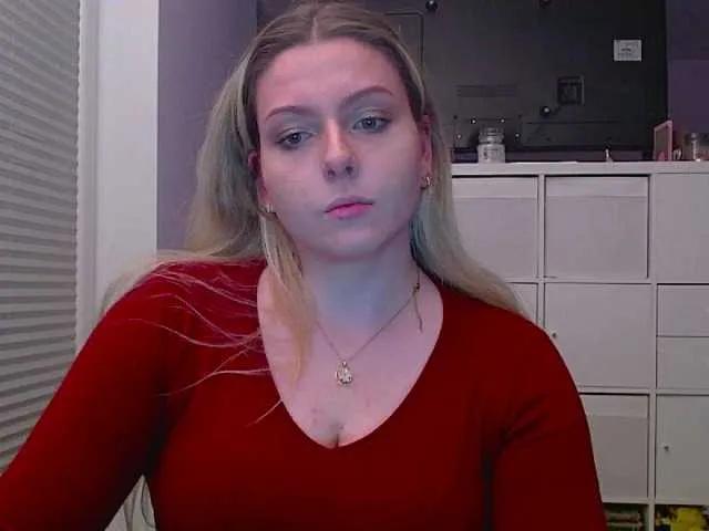 Offline BritneyBlond on BongaCams