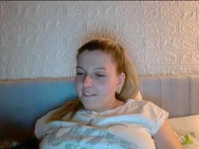 Offline BritneyBlond on BongaCams