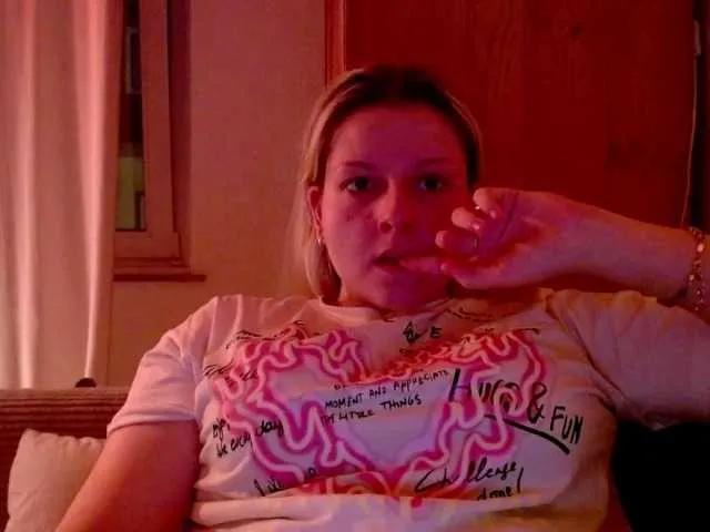 Offline BritneyBlond on BongaCams