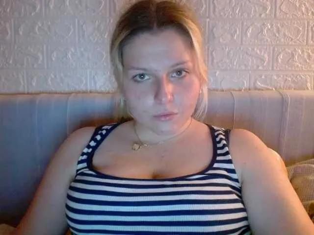 Offline BritneyBlond on BongaCams