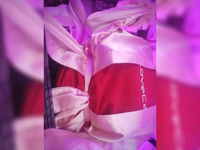 BongaCams britt-grey is Freechat britt-grey — That you play with my body. mi Lovense That you make me come to squirt
And make me bite the pillow with pleasure.
My anal toys are the best.