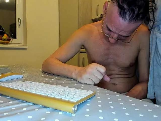 Offline cuplu29 on BongaCams