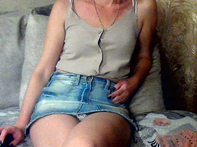 Offline CuteGloria on BongaCams