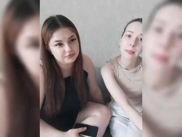 Freechat cutesmiles on BongaCams