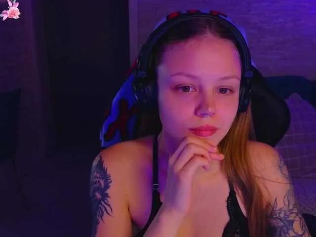 BongaCams DanaCuteee is Freechat DanaCuteee — When kissing my nipples