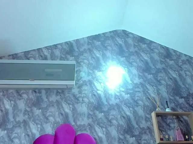 EMMAPARIS on BongaCams 