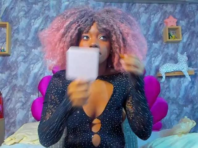 EMMAPARIS on BongaCams 