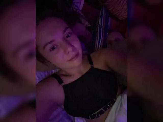 Offline HelgaLeo on BongaCams