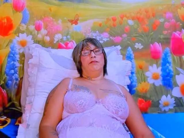 Offline indianroxy on BongaCams