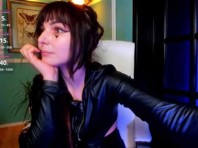 ingridblondy94 — to make me horny it s not so eassy!!!