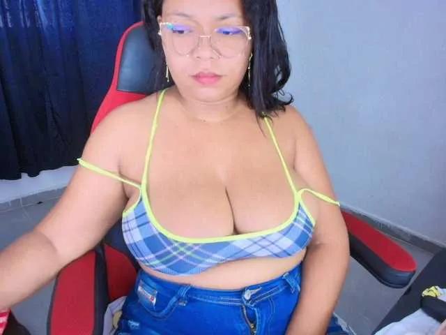 Freechat italy-boobs on BongaCams