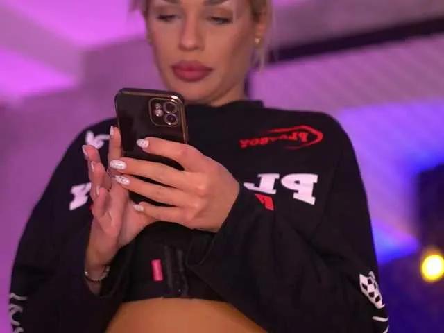 Offline IvyRowa on BongaCams