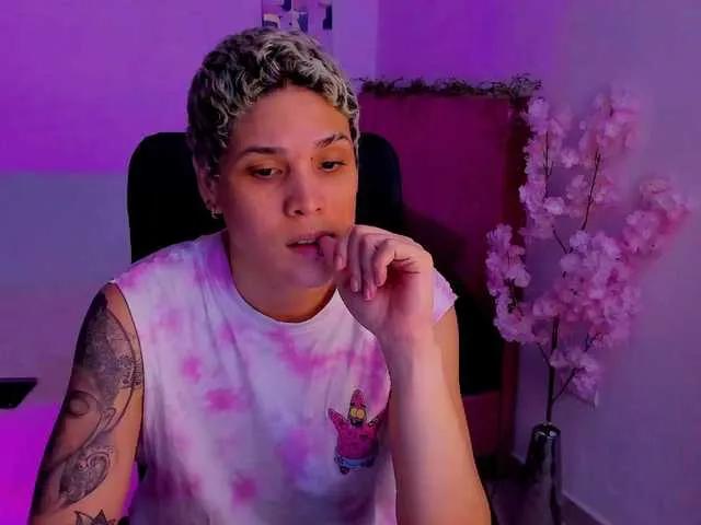 Offline LauraR on BongaCams