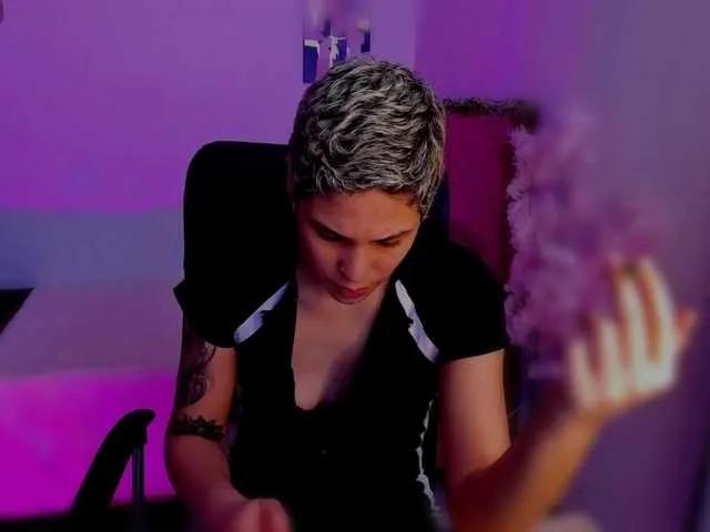 Offline LauraR on BongaCams