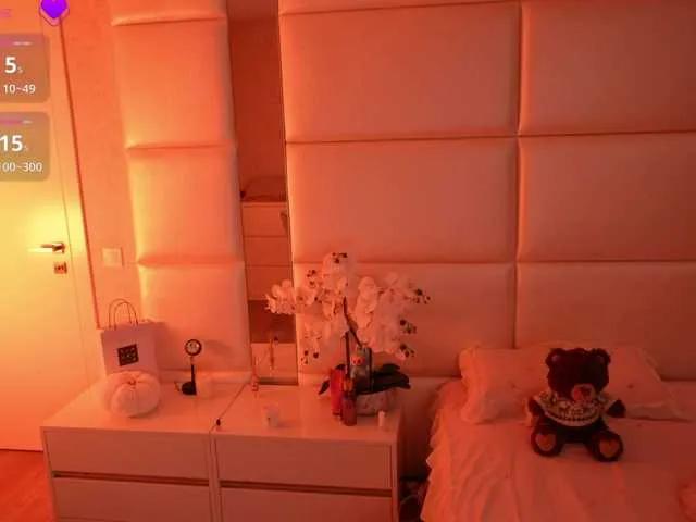 BongaCams LilyColins is Freechat LilyColins — tips