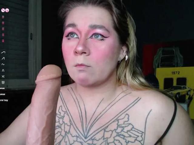 Offline Lilye on BongaCams