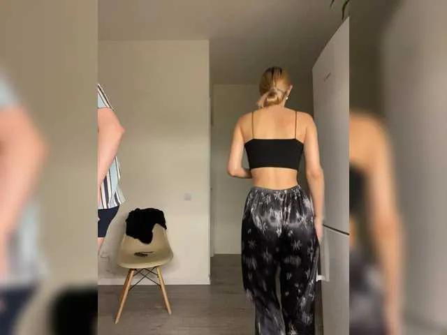 Freechat LinaTwins on BongaCams