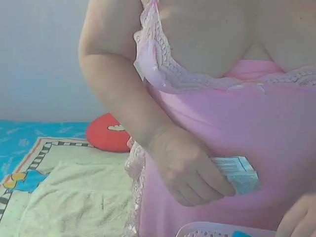 Offline LucyAlexis on BongaCams