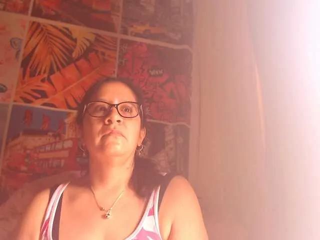 Offline lucyLUxxx on BongaCams