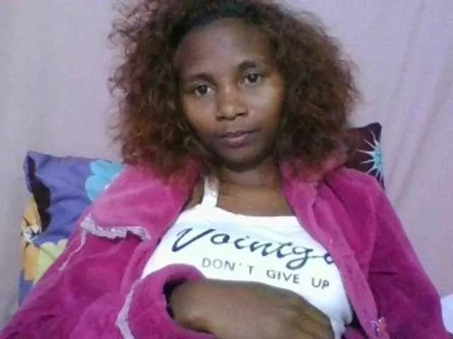 Freechat Mayah21a on BongaCams