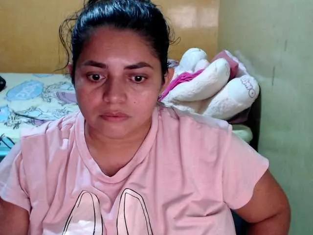 Freechat mia-naughty on BongaCams