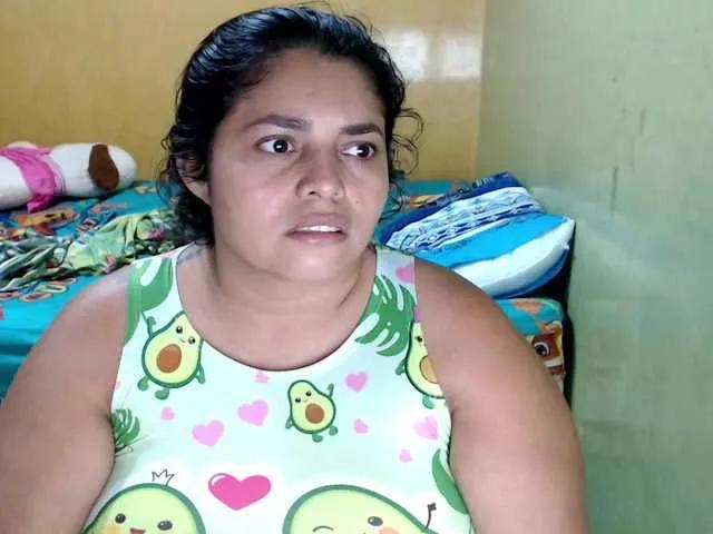 Freechat mia-naughty on BongaCams