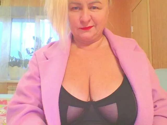 Offline miranda-robinson on BongaCams