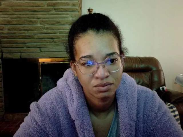 Offline Moranguh on BongaCams