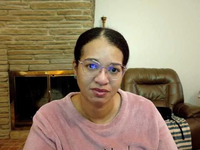 Offline Moranguh on BongaCams