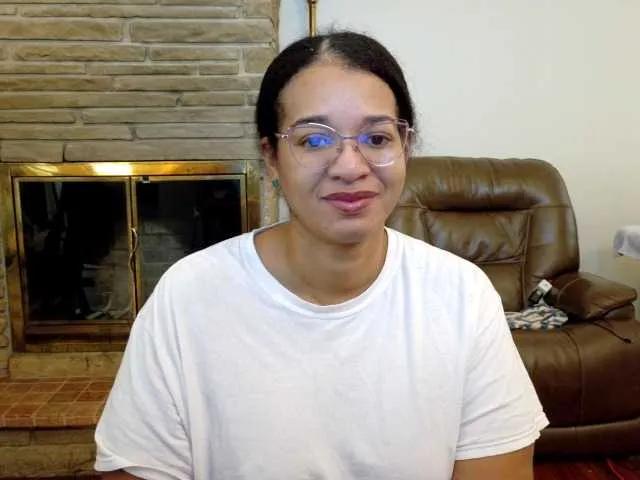 Offline Moranguh on BongaCams