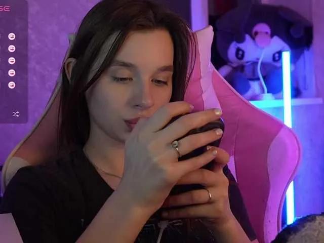 BongaCams MossiPolli is Freechat MossiPolli — When there is a contact)