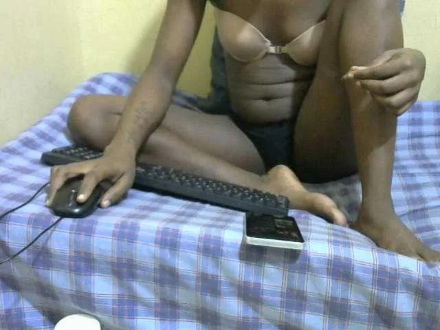 Freechat Queenfey on BongaCams