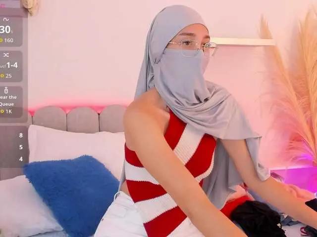 BongaCams Ridwanaa is Freechat Ridwanaa — Feel desired and admired without saying a word, Or simply a connection that vibrates the soul, not just the body.