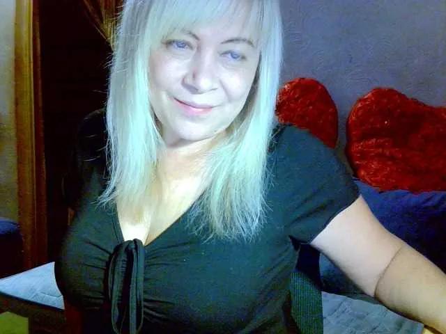 Freechat Savan35na on BongaCams