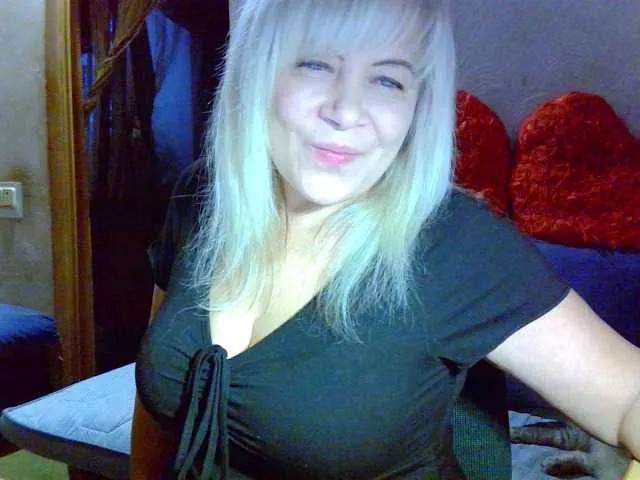Freechat Savan35na on BongaCams