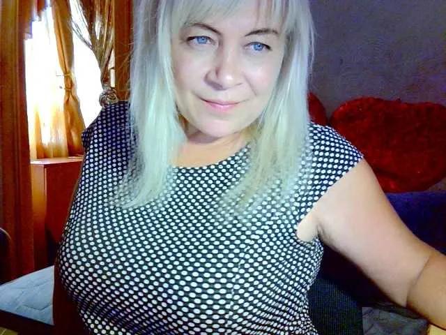 Freechat Savan35na on BongaCams