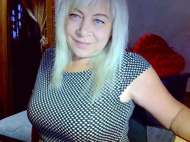 Freechat Savan35na on BongaCams