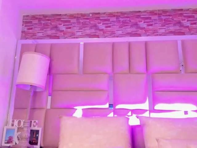 Offline ShaniaBrown on BongaCams