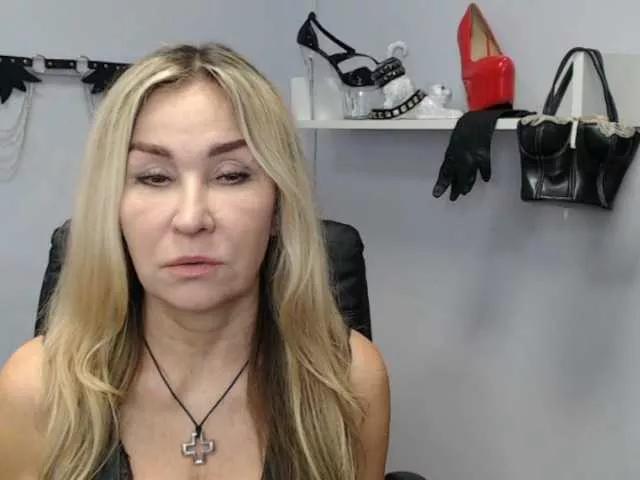 Freechat soft-crystal on BongaCams