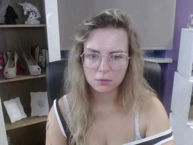 Freechat soft-zoey on BongaCams