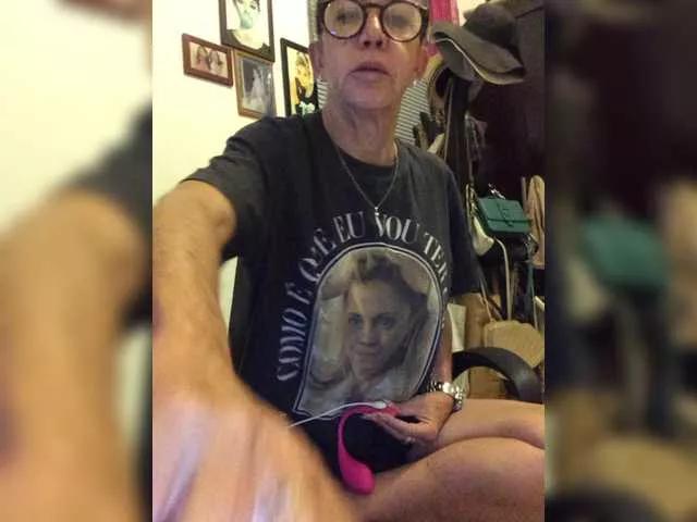 Freechat tieta on BongaCams