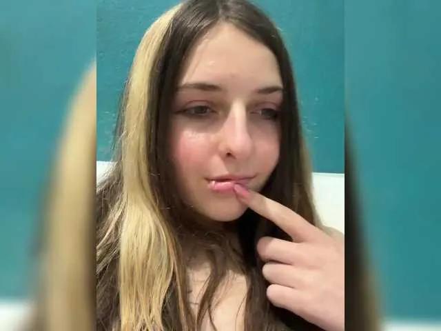 Offline VelvetMoon11 on BongaCams