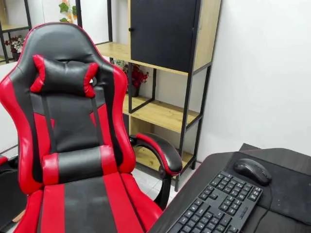 Freechat YaluzNaugthy on BongaCams