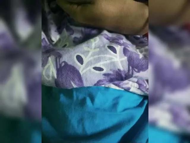 Freechat YourAadhya on BongaCams